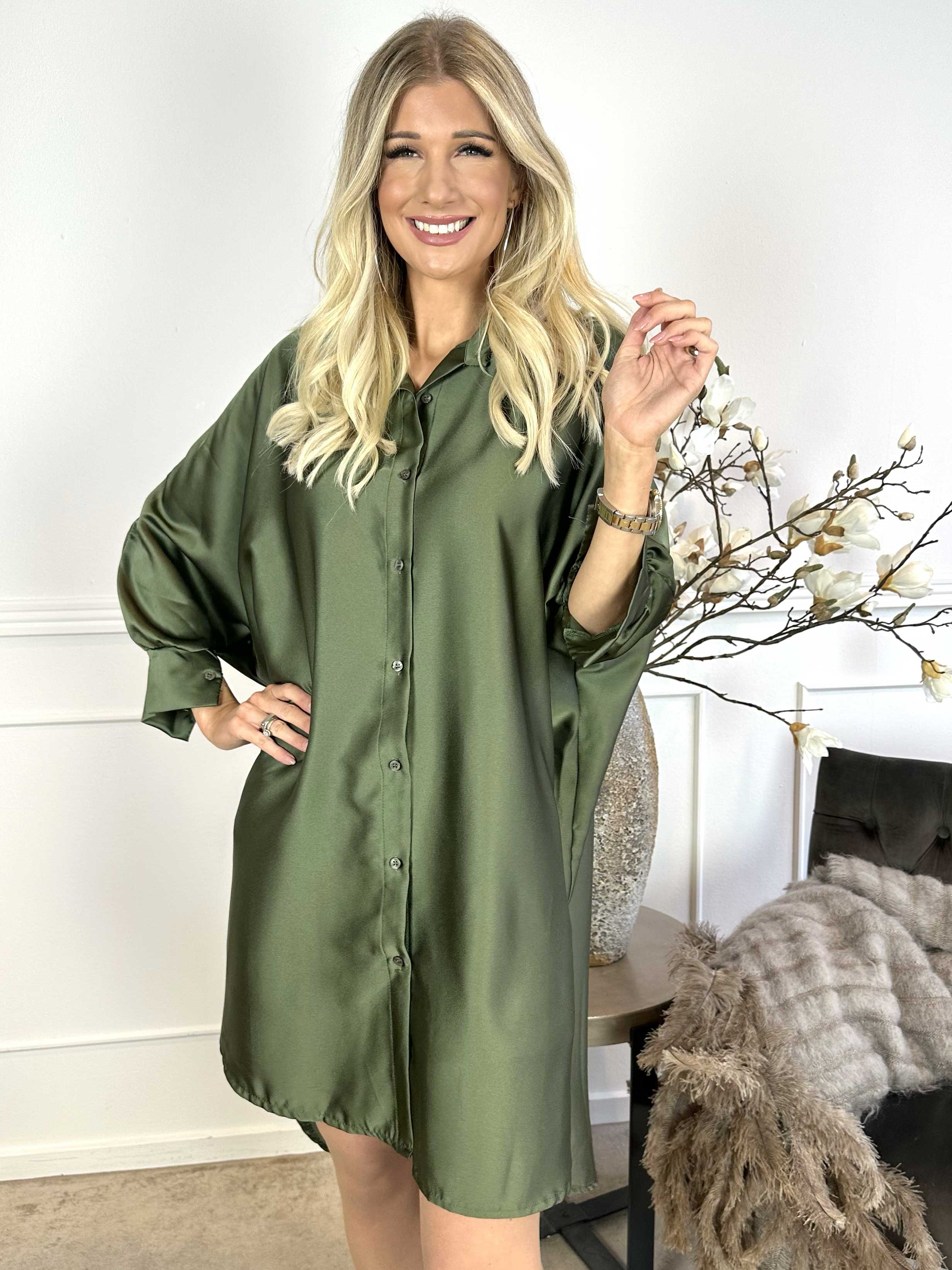 Anja - Skjorta i sidenlook med fladdermusärmar